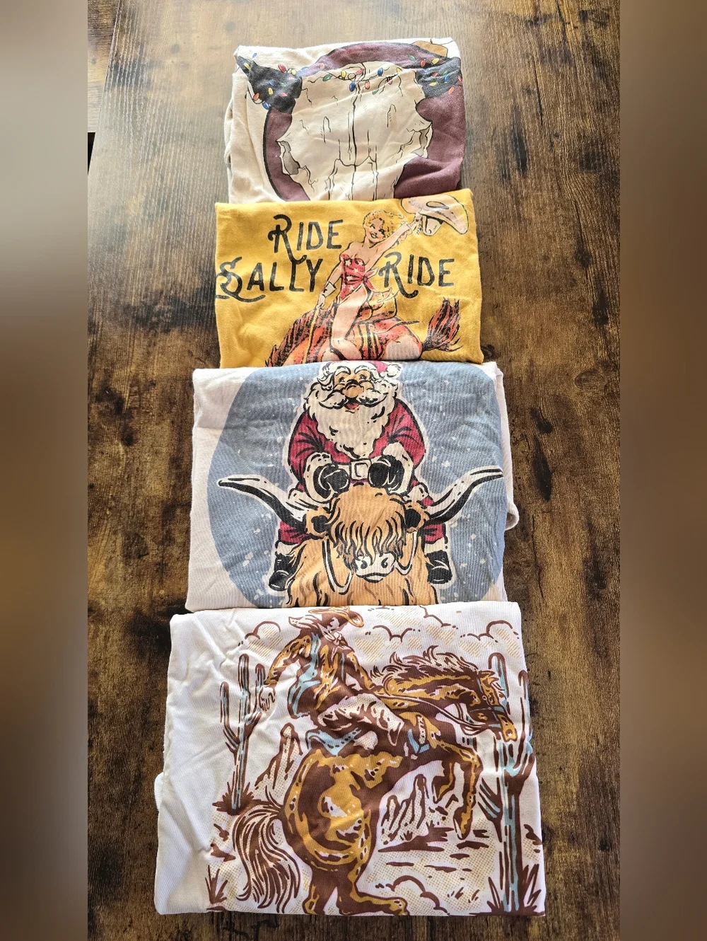 (4) Bundle Of Graphic - Picture 1 of 5